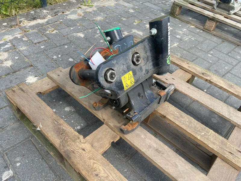 STEELWRIST TCX S30 - 180 MEC | TILT COUPLER | TILTING COUPLER | NEW / UNUSED - Tiltrotator für Baumaschine: das Bild 3 STEELWRIST TCX S30 - 180 MEC | TILT COUPLER | TILTING COUPLER | NEW / UNUSED - Tiltrotator für Baumaschine: das Bild 3