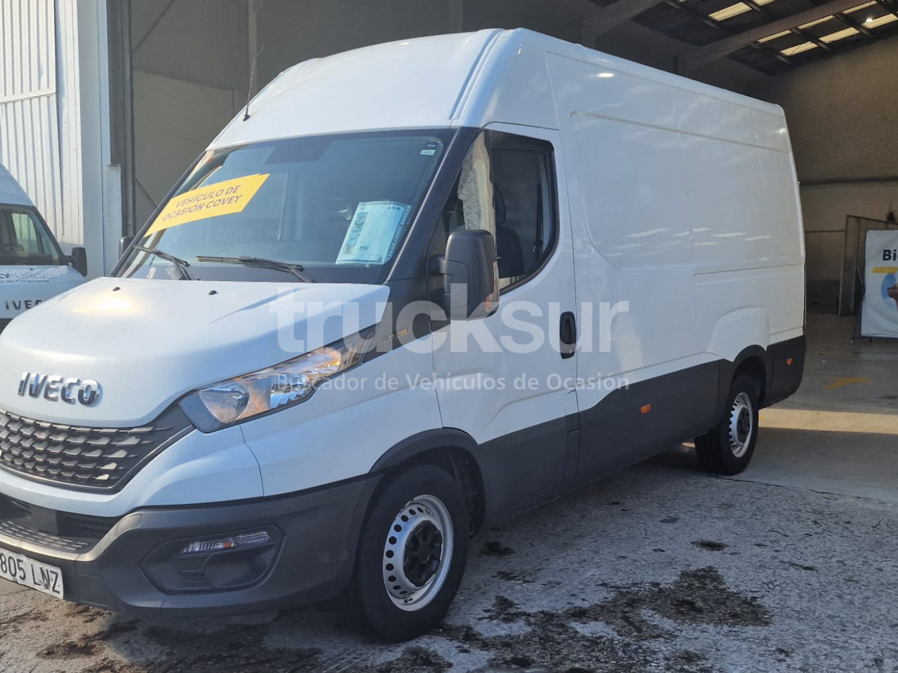 IVECO 35S14 12M3 - Koffer Transporter: das Bild 2 IVECO 35S14 12M3 - Koffer Transporter: das Bild 2
