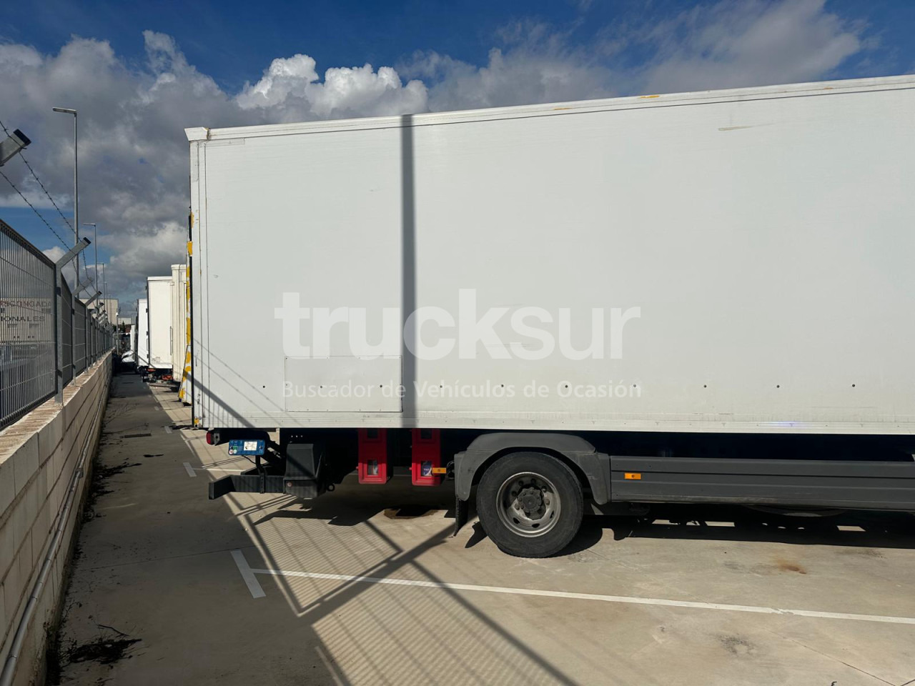 MERCEDES ATEGO - Koffer LKW: das Bild 4 MERCEDES ATEGO - Koffer LKW: das Bild 4