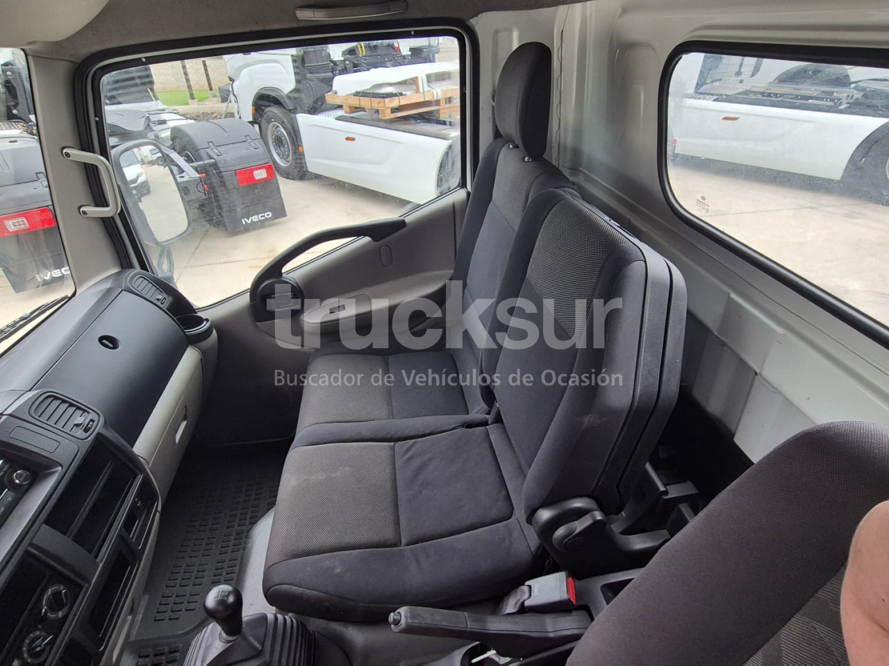 Fahrgestell LKW NISSAN NT 400: das Bild 11