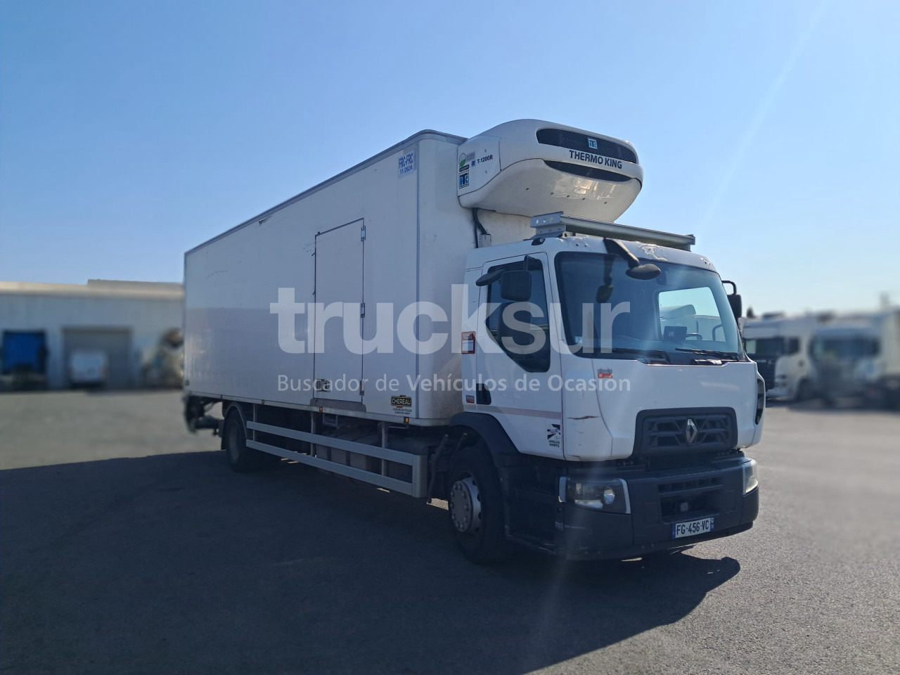 RENAULT D320.18 - Kühlkoffer LKW: das Bild 2 RENAULT D320.18 - Kühlkoffer LKW: das Bild 2