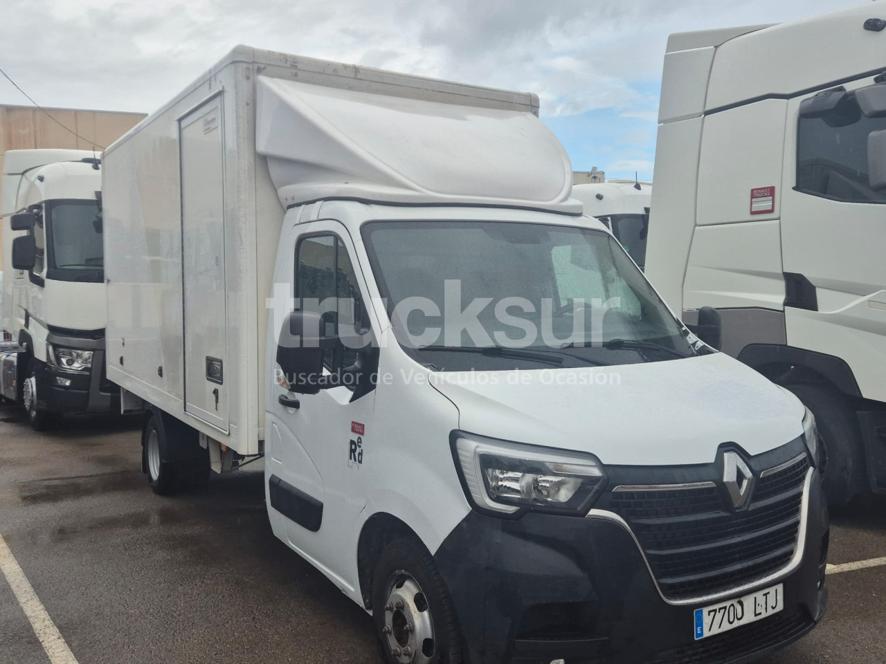 RENAULT MASTER 165.35 - Koffer Transporter: das Bild 2 RENAULT MASTER 165.35 - Koffer Transporter: das Bild 2