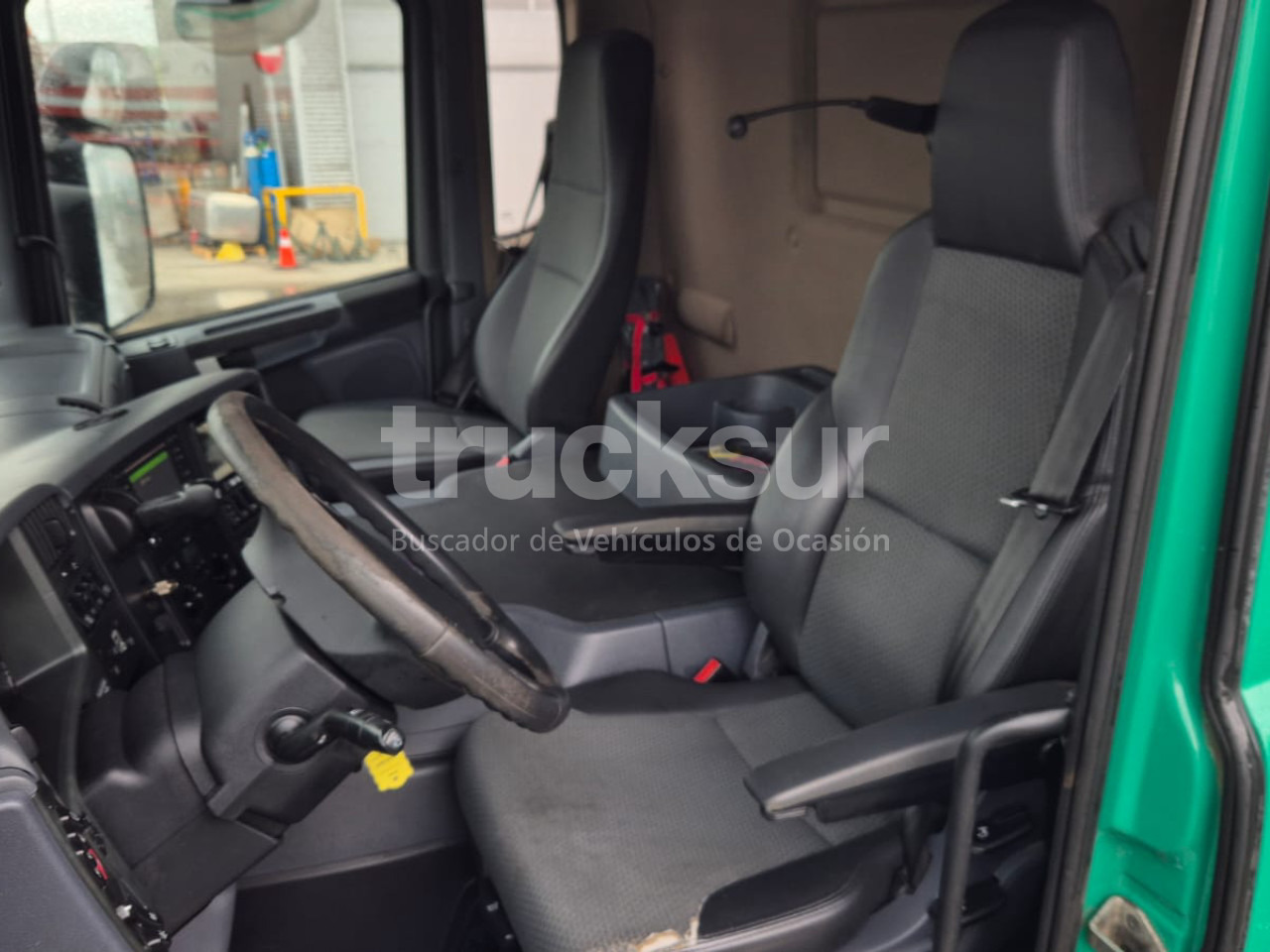 SCANIA P320.26 ejes 6x2*4 - Koffer LKW: das Bild 5 SCANIA P320.26 ejes 6x2*4 - Koffer LKW: das Bild 5