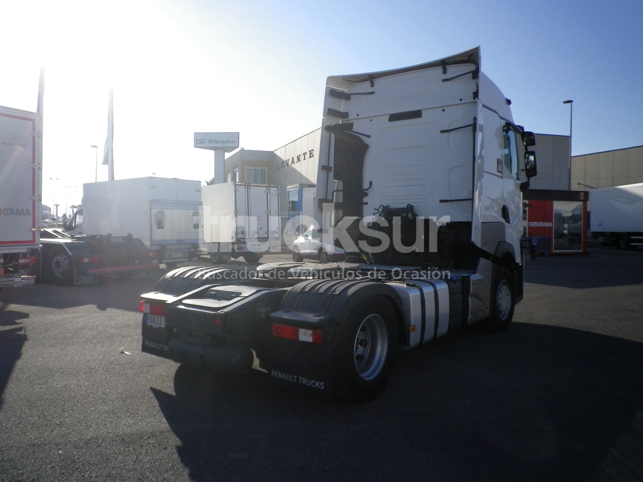 RENAULT T520 HIGH SLEEPER CAB - Sattelzugmaschine: das Bild 5 RENAULT T520 HIGH SLEEPER CAB - Sattelzugmaschine: das Bild 5