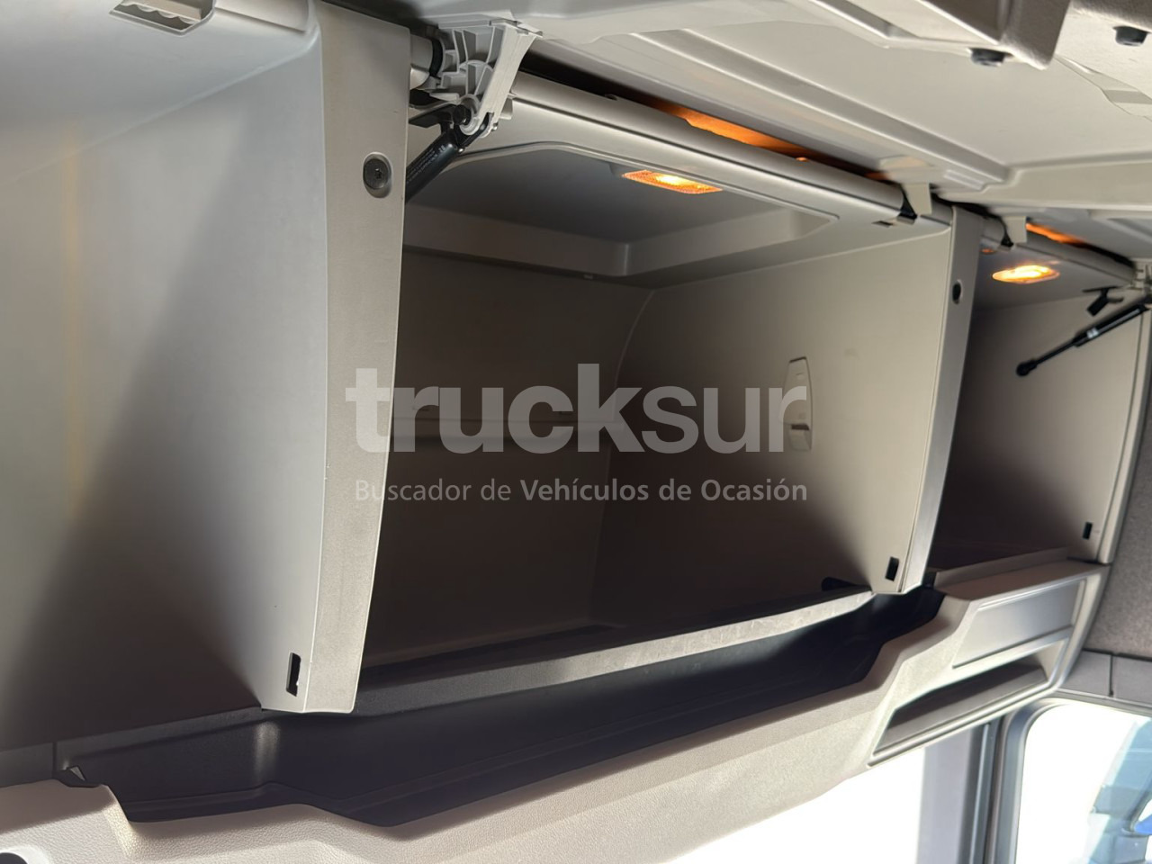 Sattelzugmaschine SCANIA R450: das Bild 10 Sattelzugmaschine SCANIA R450: das Bild 10