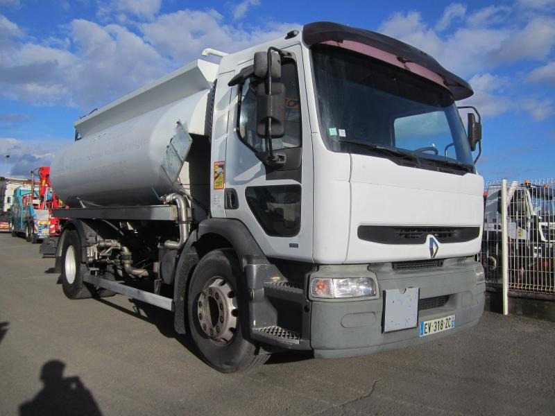 Renault Premium 250 - Tankwagen: das Bild 2 Renault Premium 250 - Tankwagen: das Bild 2