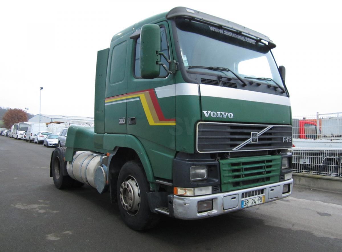 Volvo FH12 380 - Sattelzugmaschine: das Bild 2 Volvo FH12 380 - Sattelzugmaschine: das Bild 2