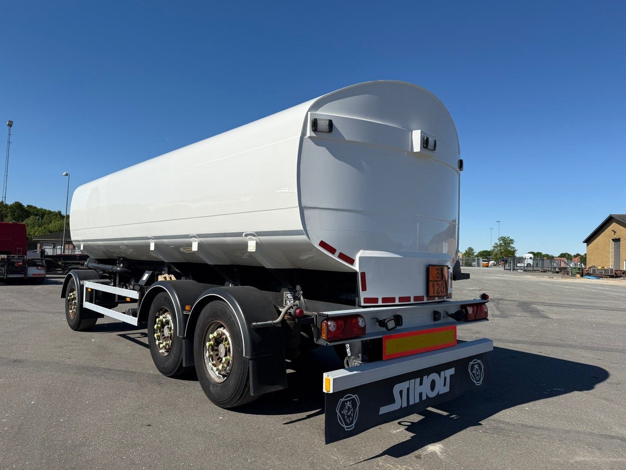 Eurotank 3 axle ET-26-4 ADR 25.500 L 4 Room - Tankanhänger: das Bild 4 Eurotank 3 axle ET-26-4 ADR 25.500 L 4 Room - Tankanhänger: das Bild 4