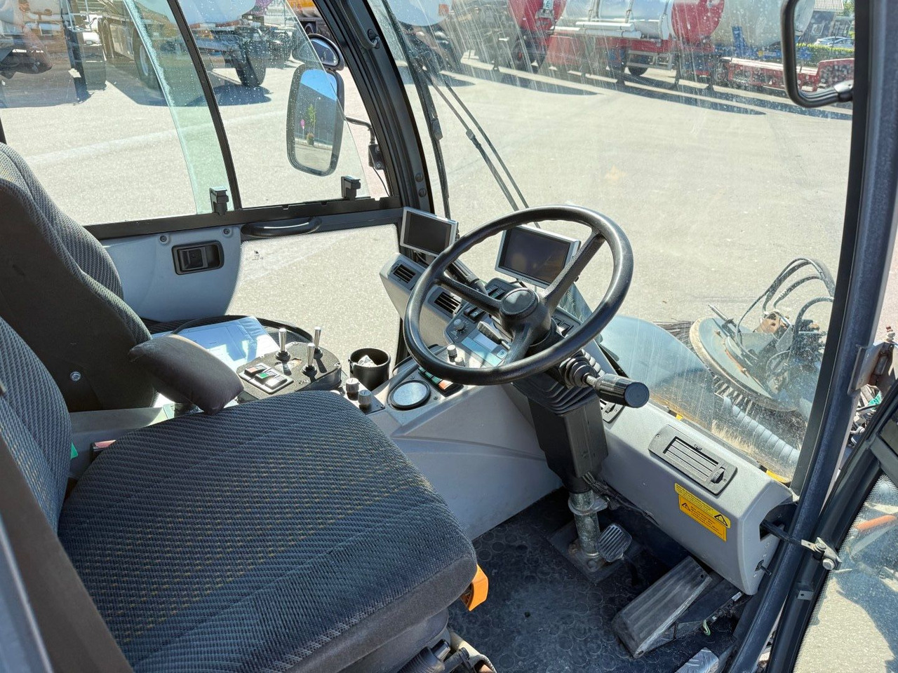 Hako Citymaster 2000 4x4 Euro 5 Kehrmaschine - Kehrmaschine: das Bild 5 Hako Citymaster 2000 4x4 Euro 5 Kehrmaschine - Kehrmaschine: das Bild 5