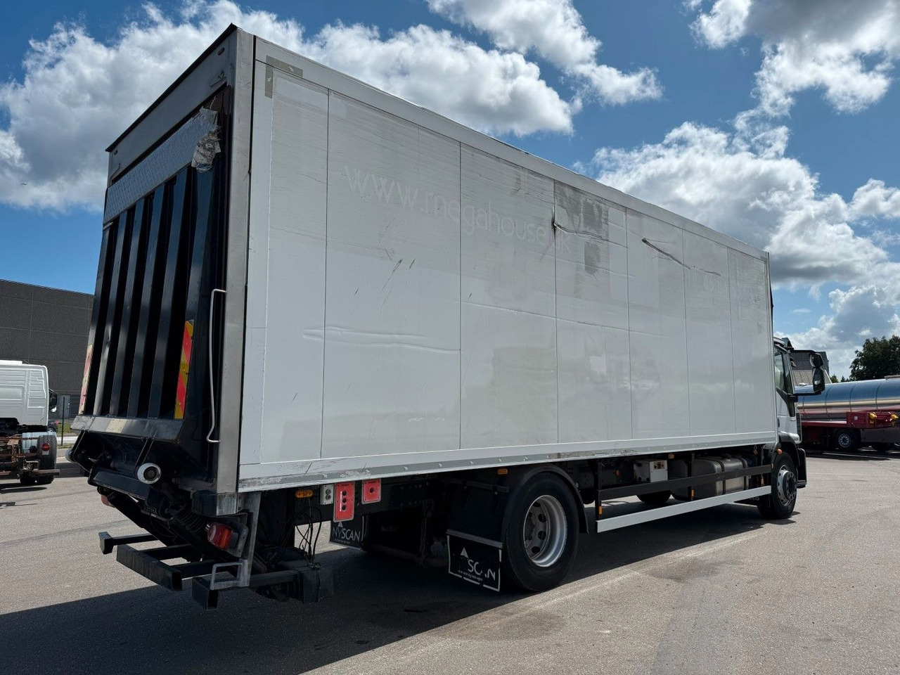 Iveco 180E32 4x2 Schmitz / Thermo King T-1200R Spectru Iveco 180E32 4x2 Schmitz / Thermo King T-1200R Spectru - Kühlkoffer LKW: das Bild 3 Iveco 180E32 4x2 Schmitz / Thermo King T-1200R Spectru Iveco 180E32 4x2 Schmitz / Thermo King T-1200R Spectru - Kühlkoffer LKW: das Bild 3