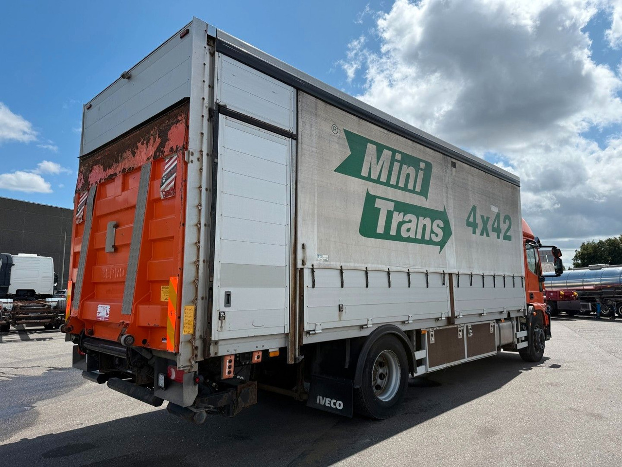 Iveco EuroCargo 180 E28 Euro 6 Freight Iveco EuroCargo 180 E28 Euro 6 Freight / Pritsche - Plane LKW: das Bild 3 Iveco EuroCargo 180 E28 Euro 6 Freight Iveco EuroCargo 180 E28 Euro 6 Freight / Pritsche - Plane LKW: das Bild 3