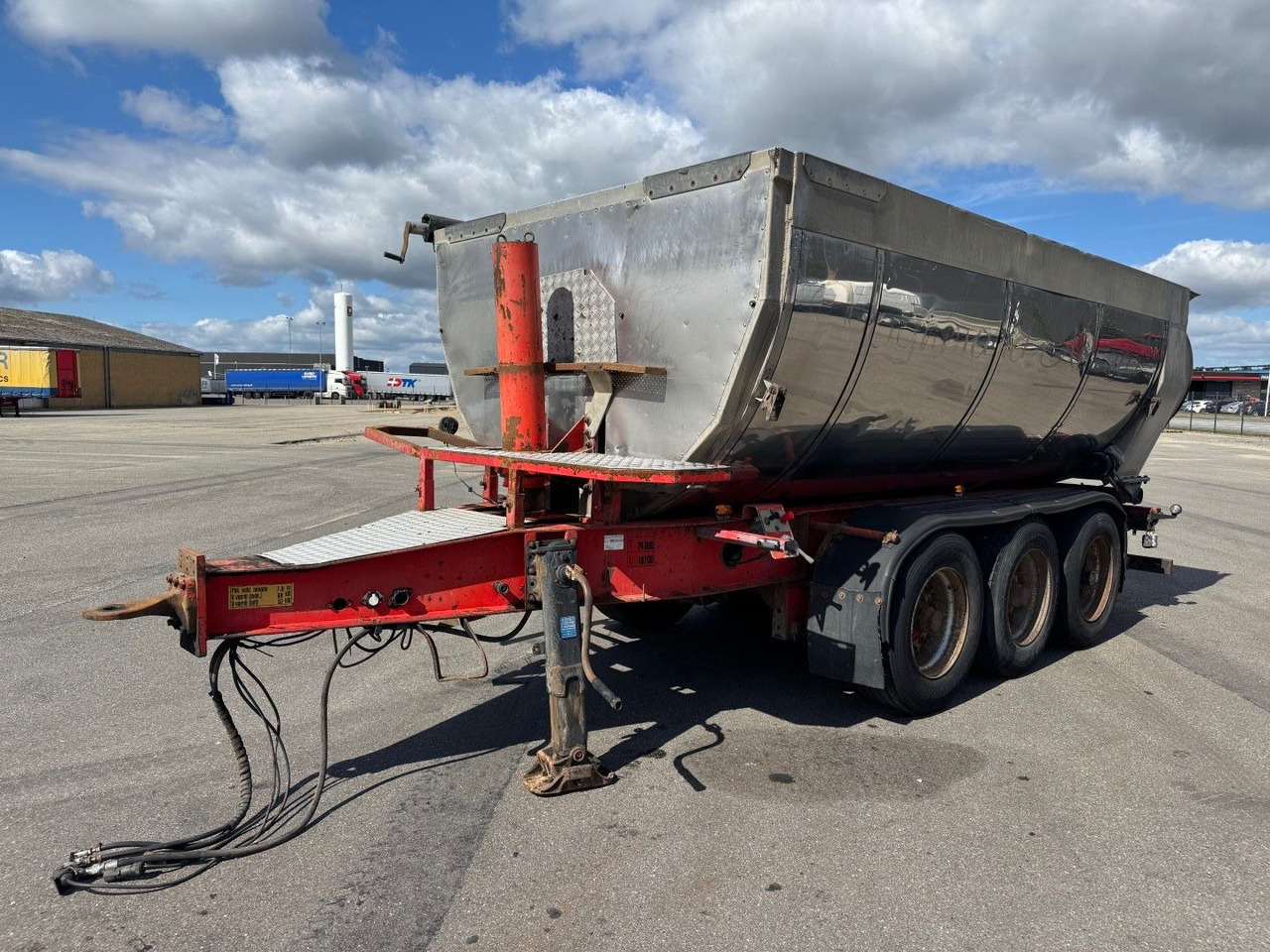 Kel-Berg 3 axle Asphalt tipper / Asphalt Kipper - Kipper Anhänger: das Bild 2 Kel-Berg 3 axle Asphalt tipper / Asphalt Kipper - Kipper Anhänger: das Bild 2