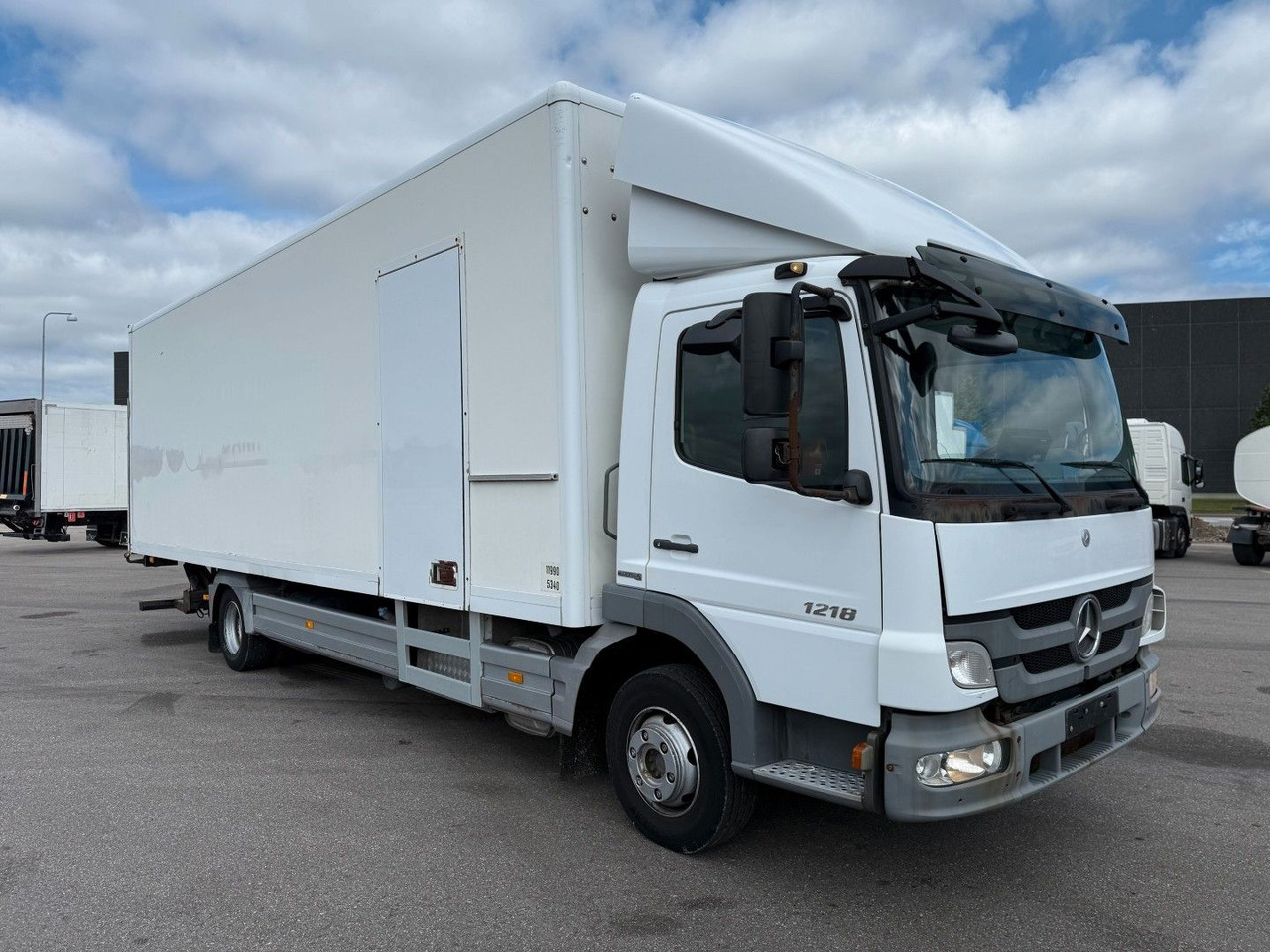 Mercedes-Benz Atego 1218 4x2 Euro 5 8,0 m. koffer - Koffer LKW: das Bild 2 Mercedes-Benz Atego 1218 4x2 Euro 5 8,0 m. koffer - Koffer LKW: das Bild 2