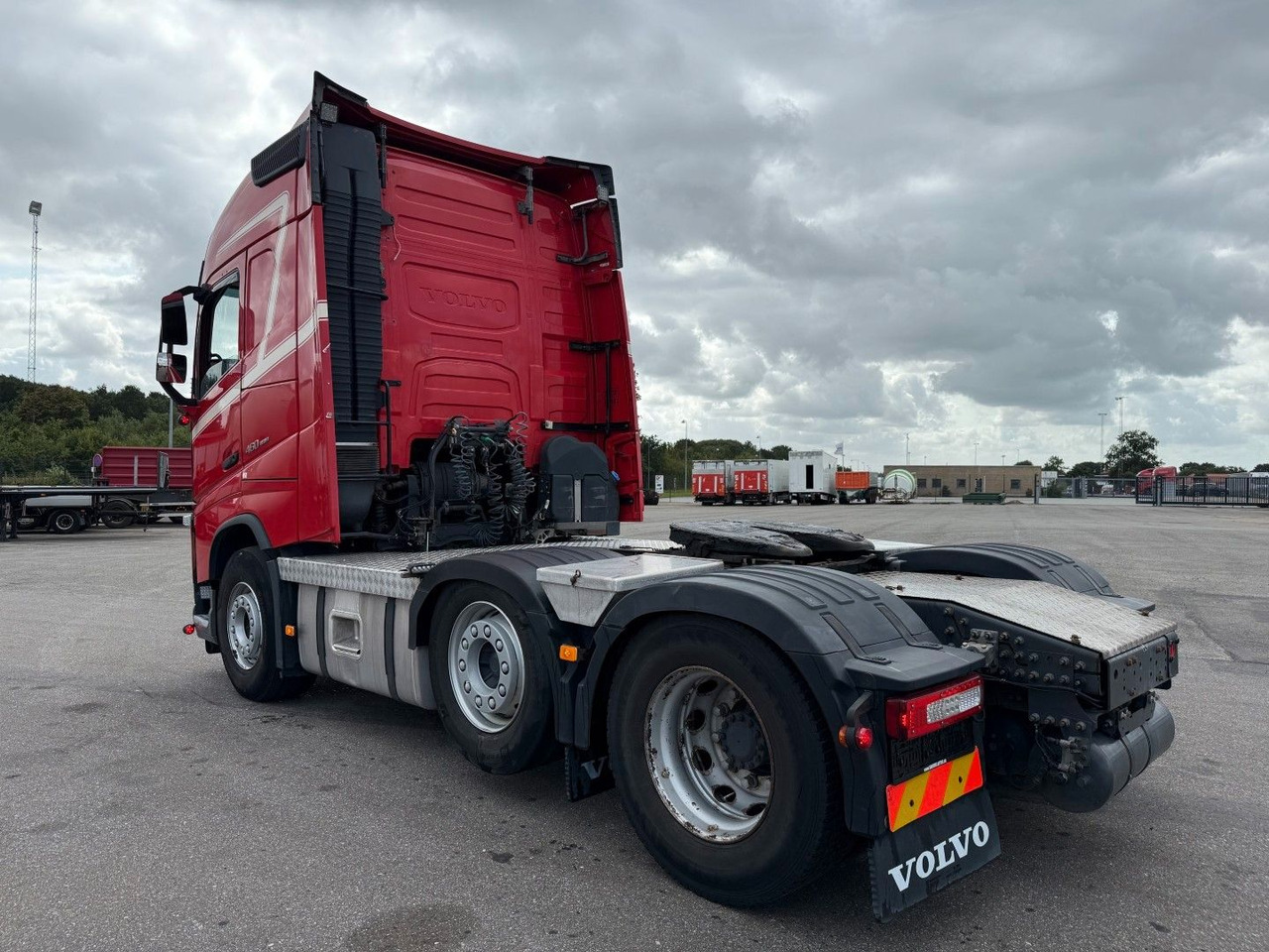Volvo FH 460 6x2 Globetrotter Euro 6 - Sattelzugmaschine: das Bild 4 Volvo FH 460 6x2 Globetrotter Euro 6 - Sattelzugmaschine: das Bild 4