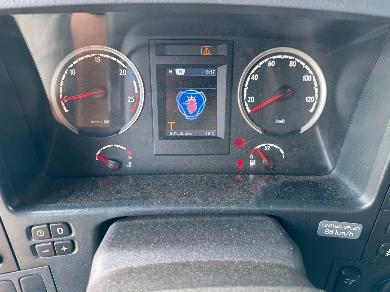 Tankwagen Scania P400 8x2*6 HMK Bilcon 24.000 l. ADR Euro 5: das Bild 14 Tankwagen Scania P400 8x2*6 HMK Bilcon 24.000 l. ADR Euro 5: das Bild 14