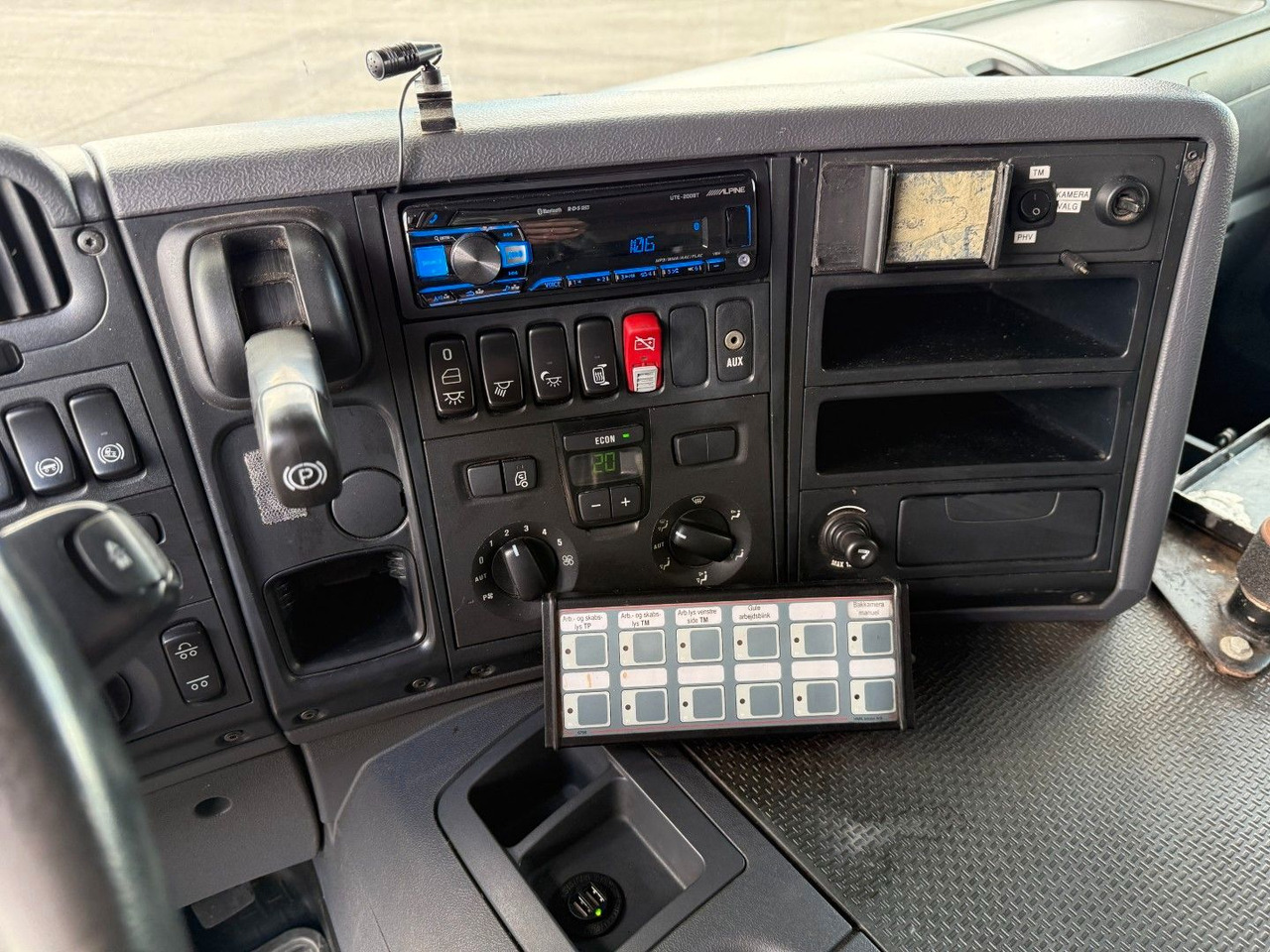 Tankwagen Scania P400 8x2*6 HMK Bilcon 24.000 l. ADR Euro 5: das Bild 15 Tankwagen Scania P400 8x2*6 HMK Bilcon 24.000 l. ADR Euro 5: das Bild 15