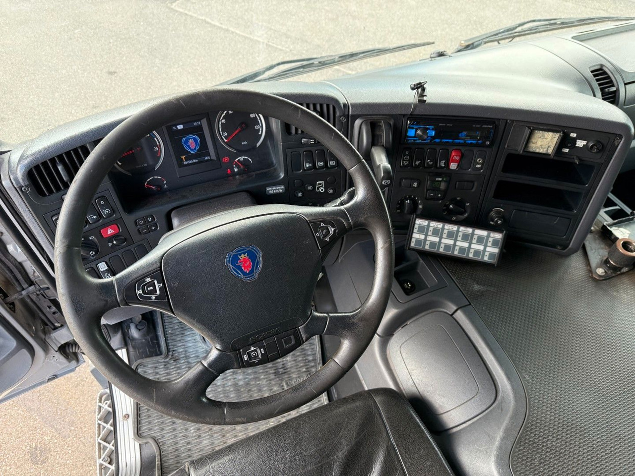 Tankwagen Scania P400 8x2*6 HMK Bilcon 24.000 l. ADR Euro 5: das Bild 13 Tankwagen Scania P400 8x2*6 HMK Bilcon 24.000 l. ADR Euro 5: das Bild 13