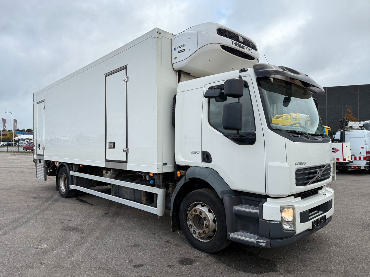 Volvo FL290 4x2 Thermo King T1200-R Euro 5 - Kühlkoffer LKW: das Bild 2 Volvo FL290 4x2 Thermo King T1200-R Euro 5 - Kühlkoffer LKW: das Bild 2