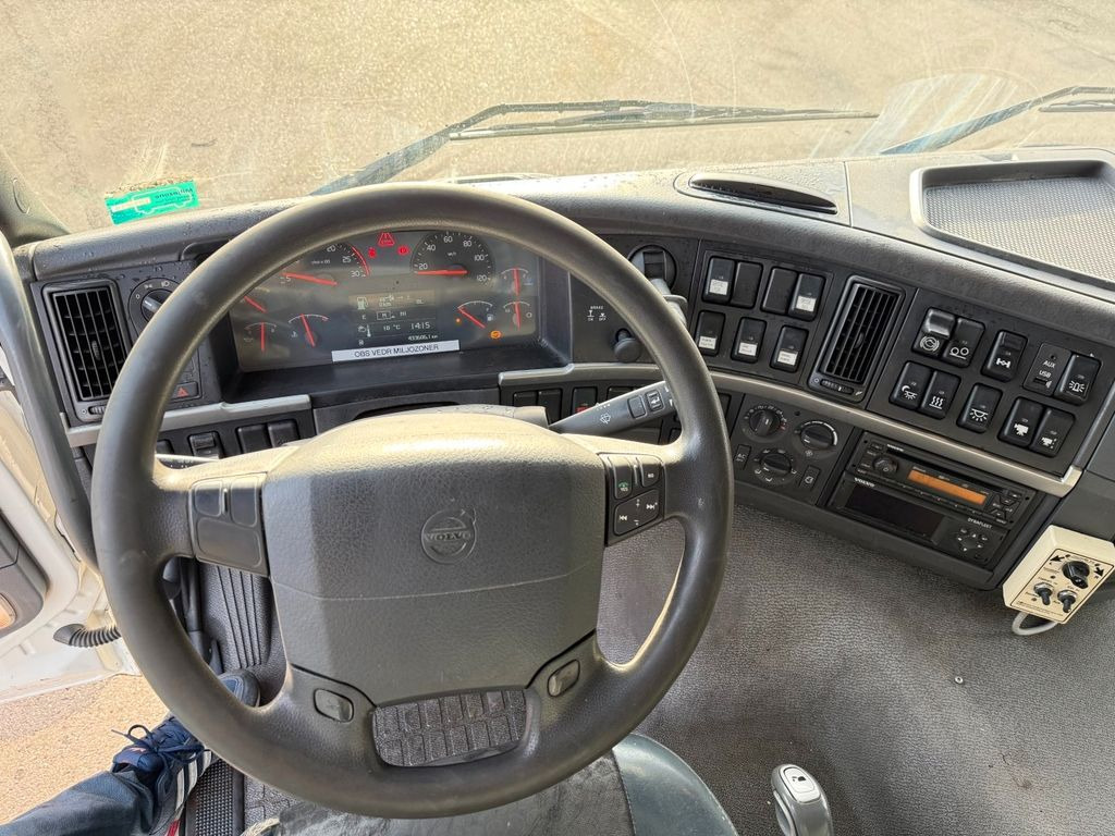 Pritsche Transporter, Transporter mit Doppelkabine Volvo FM 410 6x2 Euro 5: das Bild 8