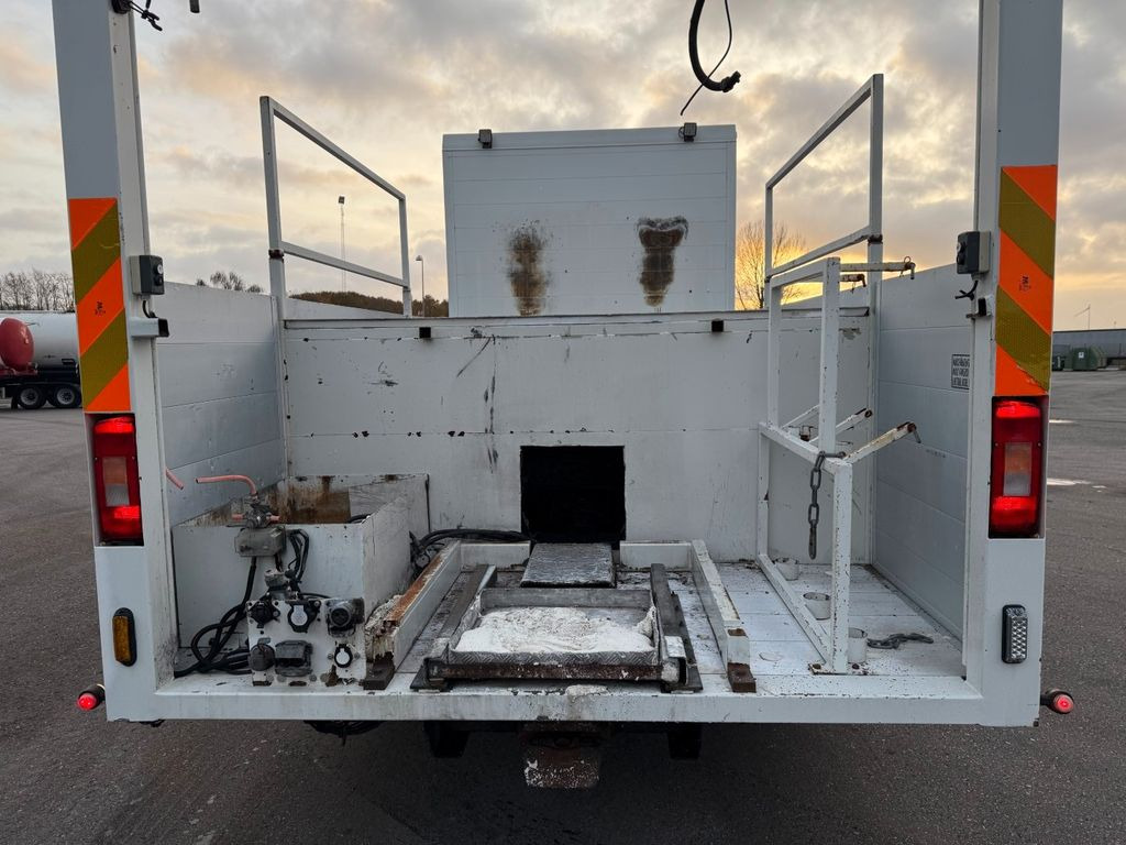 Pritsche Transporter, Transporter mit Doppelkabine Volvo FM 410 6x2 Euro 5: das Bild 11