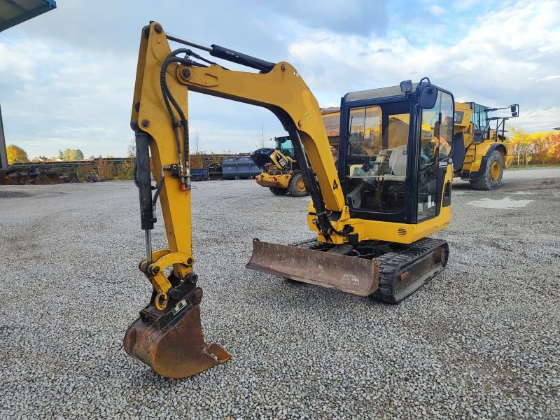 Caterpillar 302.5C - Minibagger: das Bild 2 Caterpillar 302.5C - Minibagger: das Bild 2