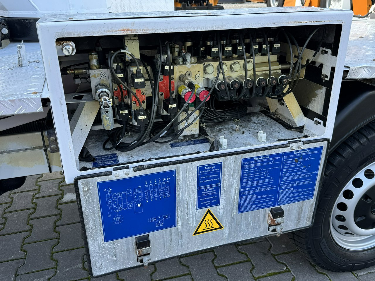 Mercedes Sprinter Zwyżka Podnośnik Koszowy PALFINGER P280 B UDT - Andere Technik: das Bild 4 Mercedes Sprinter Zwyżka Podnośnik Koszowy PALFINGER P280 B UDT - Andere Technik: das Bild 4