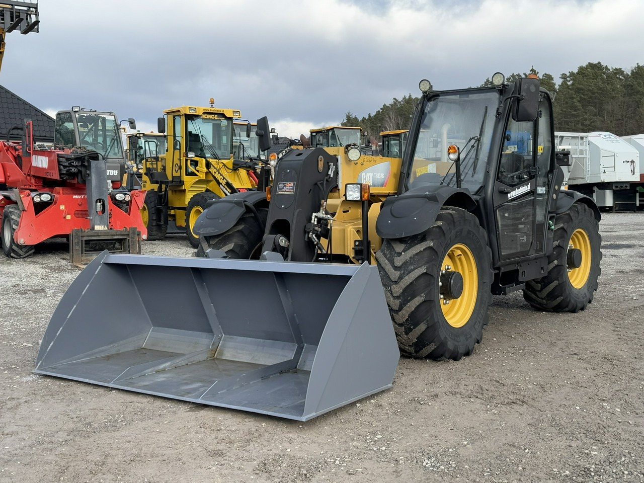 Caterpillar TH337C - Teleskoplader: das Bild 2 Caterpillar TH337C - Teleskoplader: das Bild 2