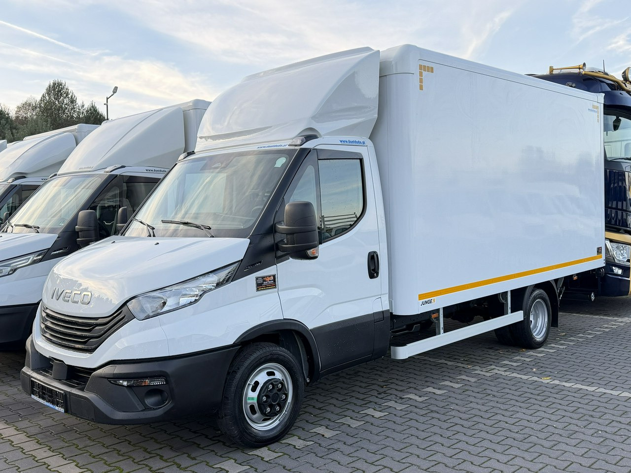 Iveco Daily 35C16 V - Koffer Transporter: das Bild 2 Iveco Daily 35C16 V - Koffer Transporter: das Bild 2