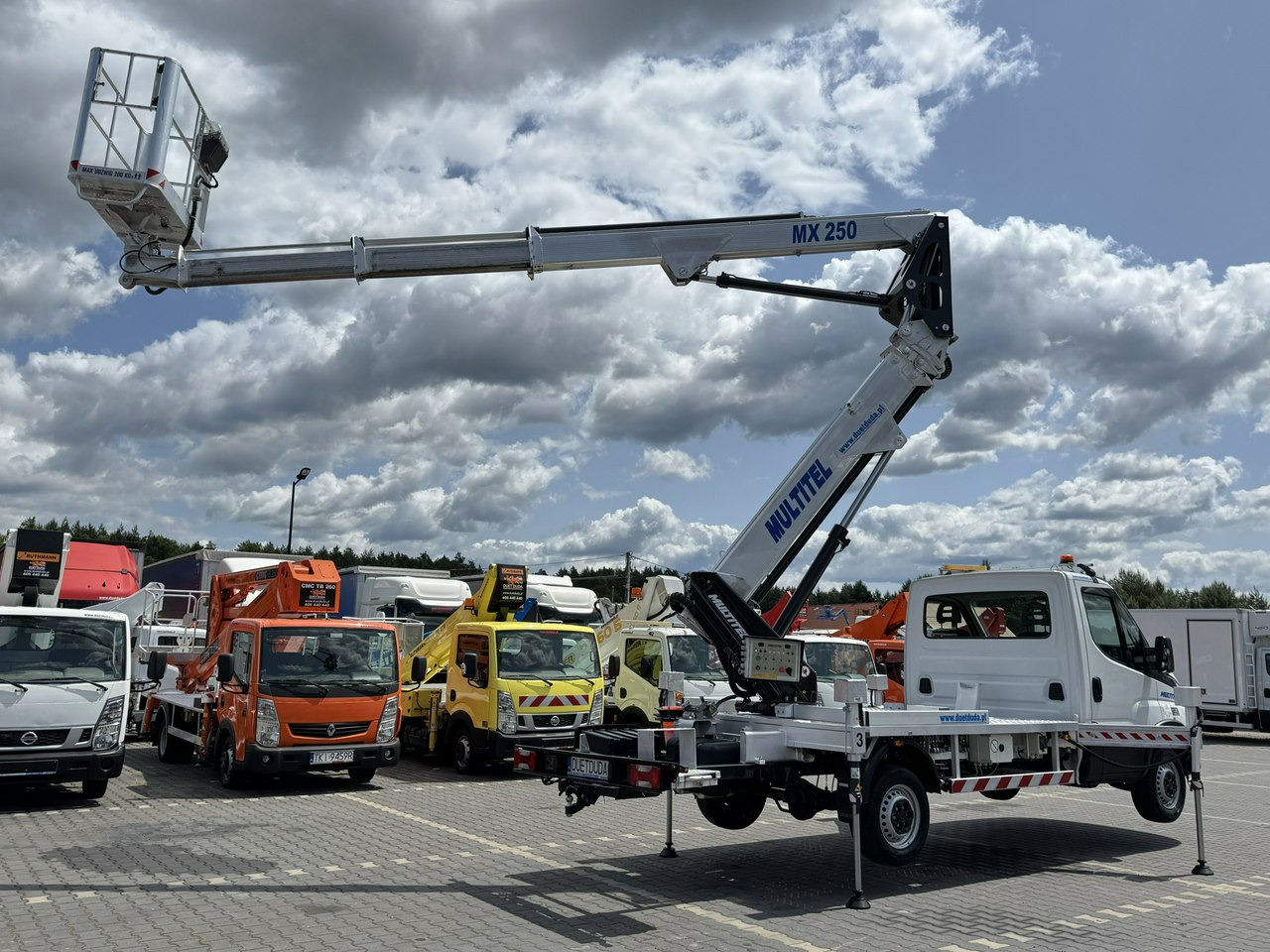 Iveco Daily 35S14 - LKW mit Arbeitsbühne: das Bild 1 Iveco Daily 35S14 - LKW mit Arbeitsbühne: das Bild 1