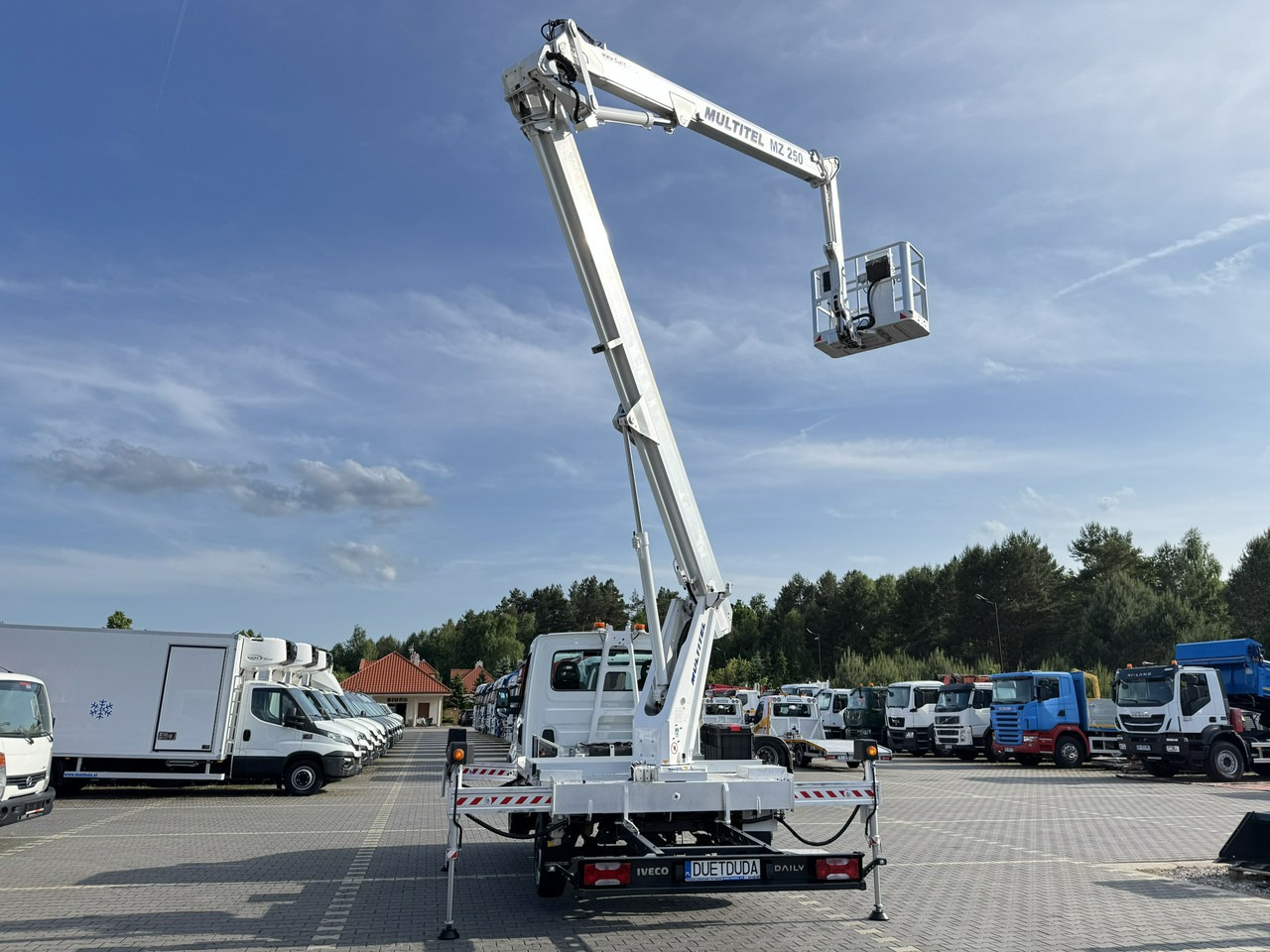 LKW mit Arbeitsbühne Iveco Daily 35S14: das Bild 22