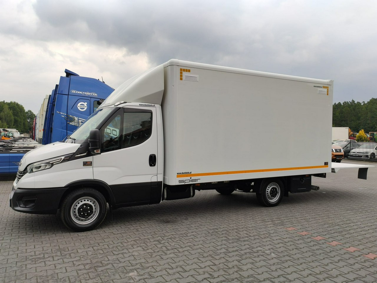 Iveco Daily 35S16S V - Koffer Transporter: das Bild 2 Iveco Daily 35S16S V - Koffer Transporter: das Bild 2