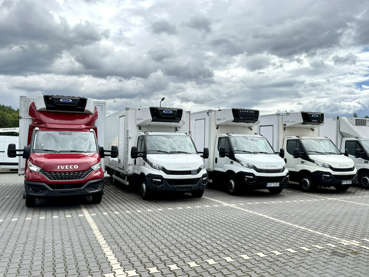Iveco Daily 70C17 Mroźnia Ściana Grodziowa Multitemperatura - Kühltransporter: das Bild 1 Iveco Daily 70C17 Mroźnia Ściana Grodziowa Multitemperatura - Kühltransporter: das Bild 1