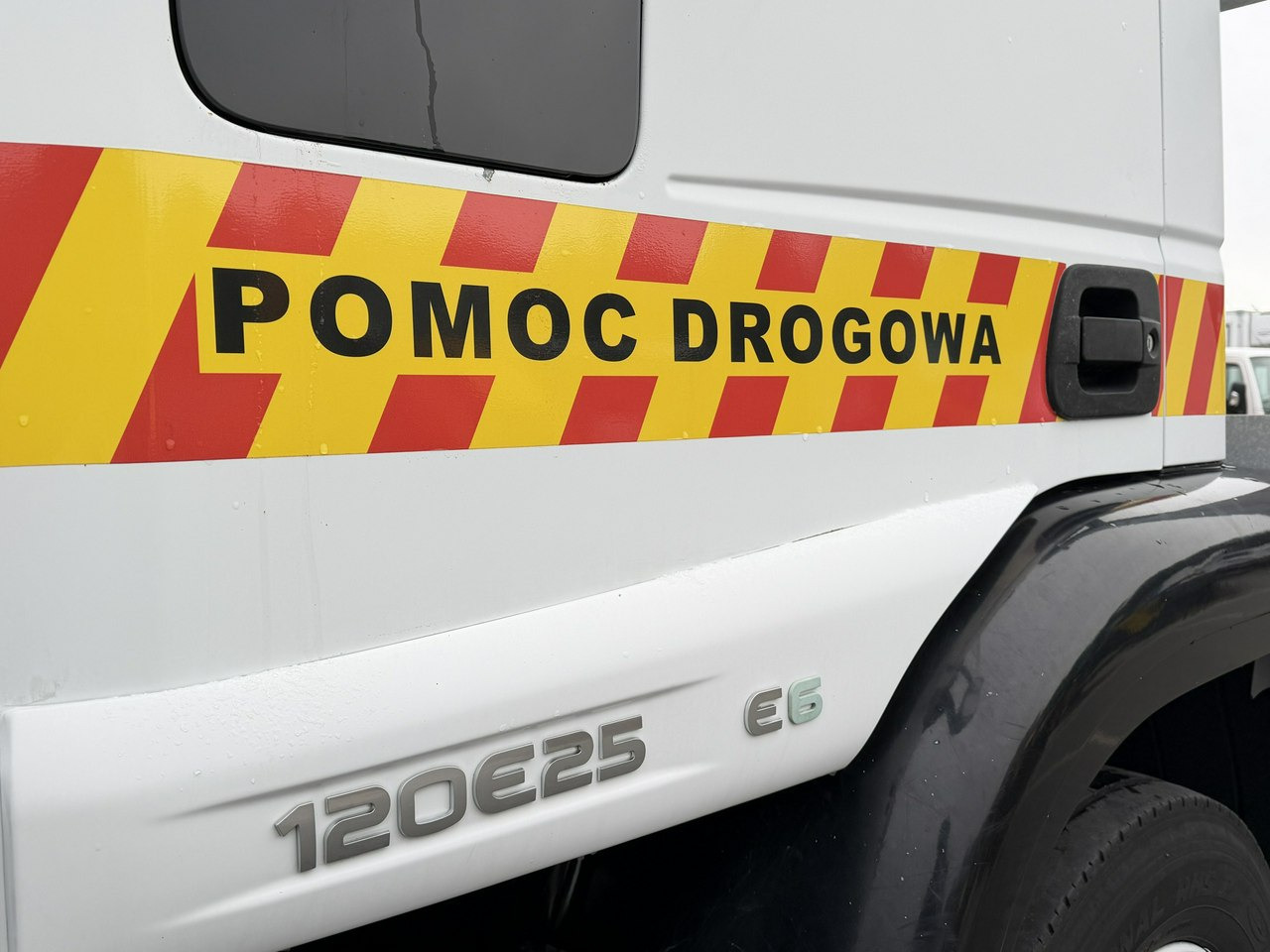 Iveco EUROCARGO 120E25 E6 Laweta Zagłebiana Platforma Pomoc Drogowa - Abschleppwagen: das Bild 2 Iveco EUROCARGO 120E25 E6 Laweta Zagłebiana Platforma Pomoc Drogowa - Abschleppwagen: das Bild 2