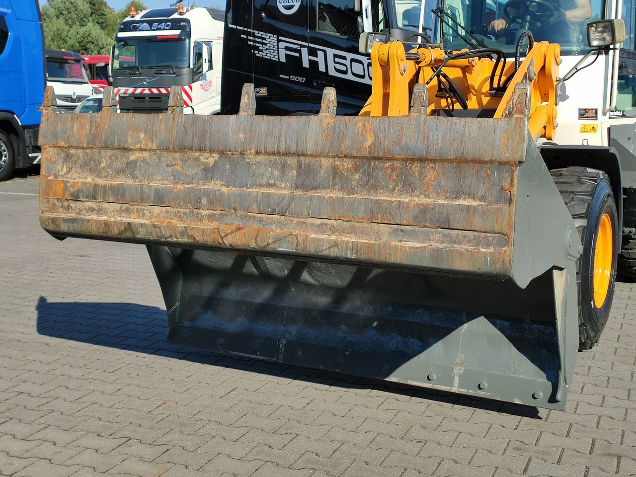 Liebherr L 506 STEREO Szybkozłącze / Łyżka Krokodyl + Widły Waga 6300kg - Hoflader: das Bild 4 Liebherr L 506 STEREO Szybkozłącze / Łyżka Krokodyl + Widły Waga 6300kg - Hoflader: das Bild 4