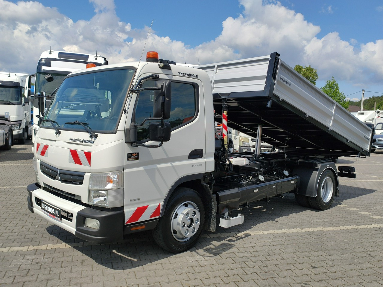 Mitsubishi Canter Fuso 9C18 3.0/180KM Automat, HDS FASSI F30 Wywrotka 3-str - Kipper: das Bild 3 Mitsubishi Canter Fuso 9C18 3.0/180KM Automat, HDS FASSI F30 Wywrotka 3-str - Kipper: das Bild 3