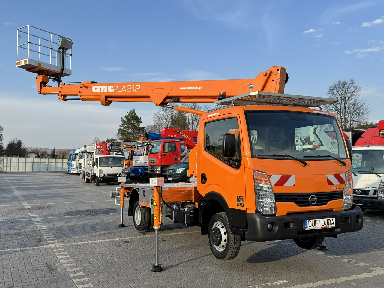 Nissan Cabstar - LKW mit Arbeitsbühne: das Bild 2 Nissan Cabstar - LKW mit Arbeitsbühne: das Bild 2