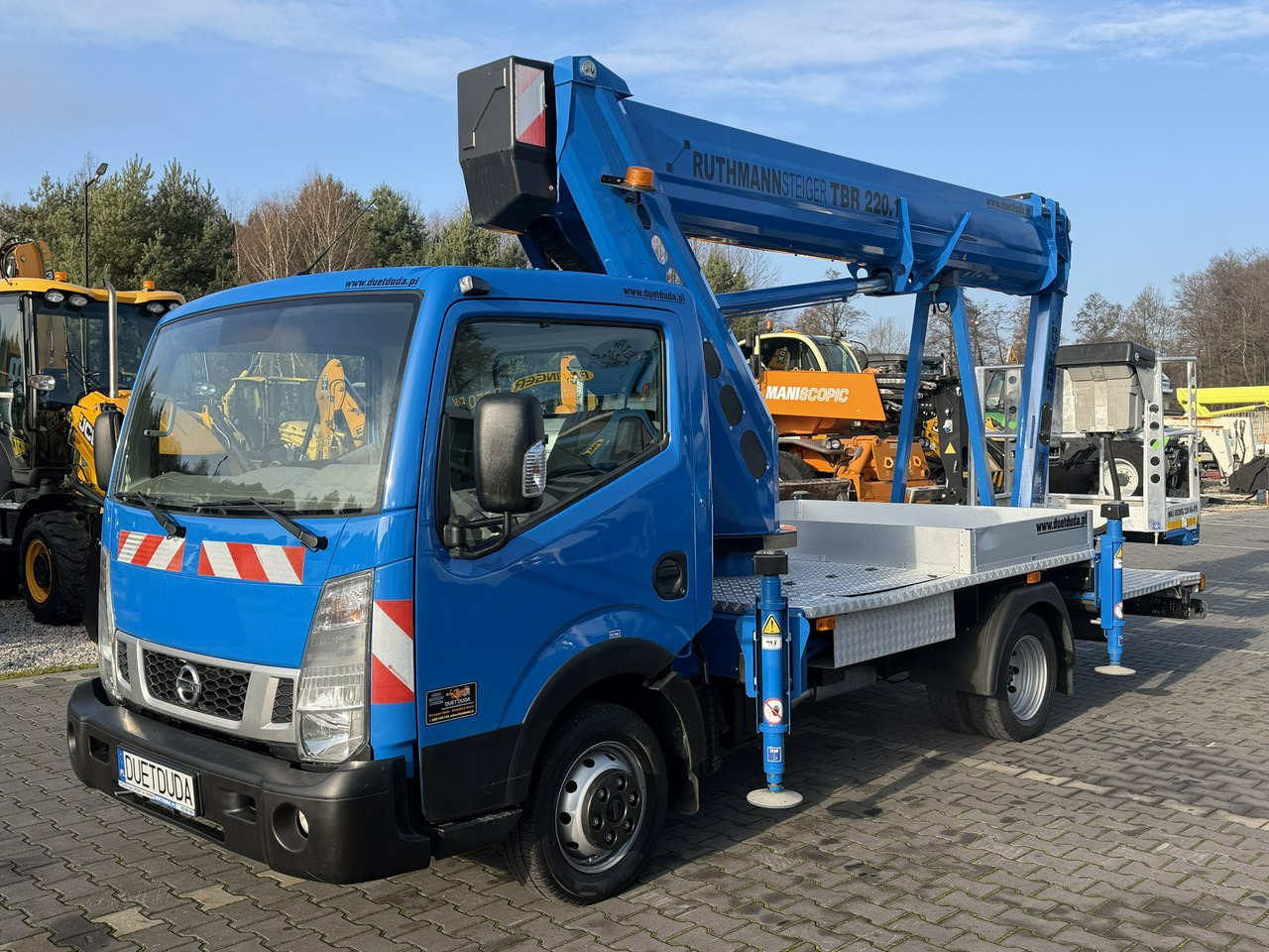 Nissan Cabstar - LKW mit Arbeitsbühne: das Bild 5 Nissan Cabstar - LKW mit Arbeitsbühne: das Bild 5