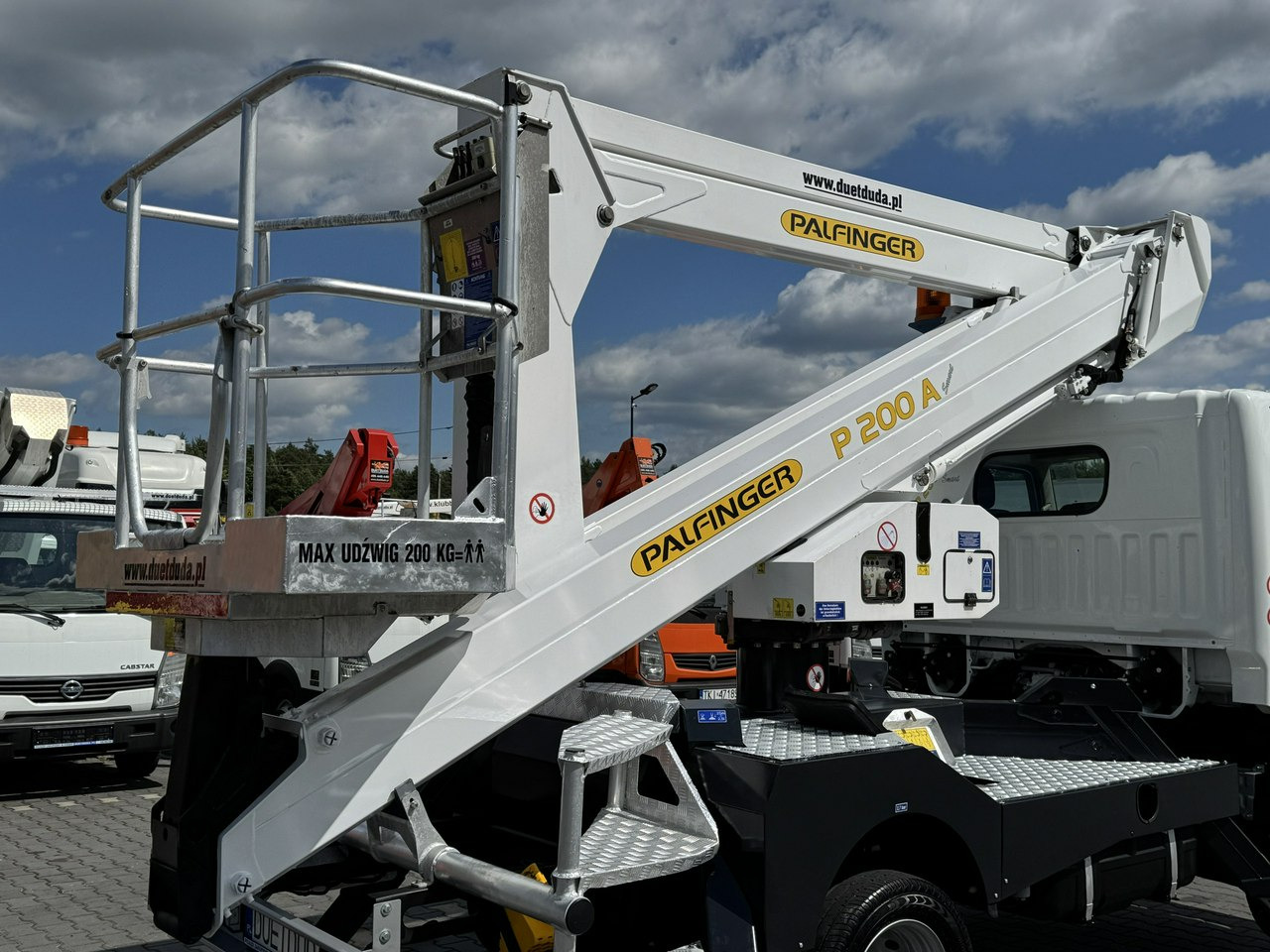 LKW mit Arbeitsbühne Nissan Cabstar: das Bild 11