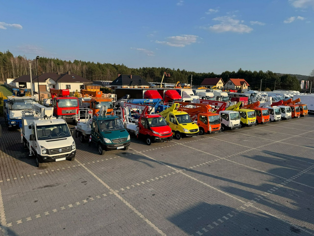 Nissan Cabstar - LKW mit Arbeitsbühne: das Bild 4 Nissan Cabstar - LKW mit Arbeitsbühne: das Bild 4
