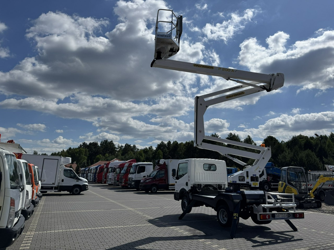 LKW mit Arbeitsbühne Nissan Cabstar: das Bild 18