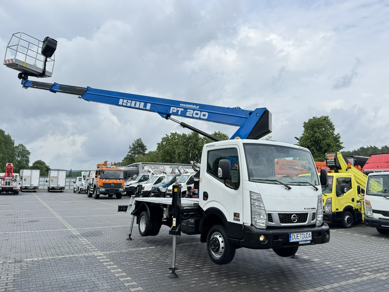 Nissan Cabstar - LKW mit Arbeitsbühne: das Bild 3 Nissan Cabstar - LKW mit Arbeitsbühne: das Bild 3