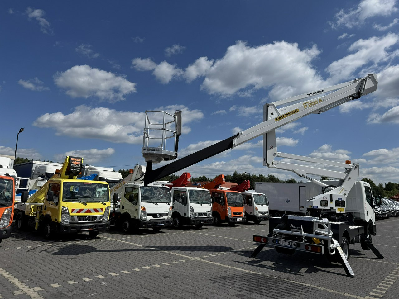 LKW mit Arbeitsbühne Nissan Cabstar: das Bild 21