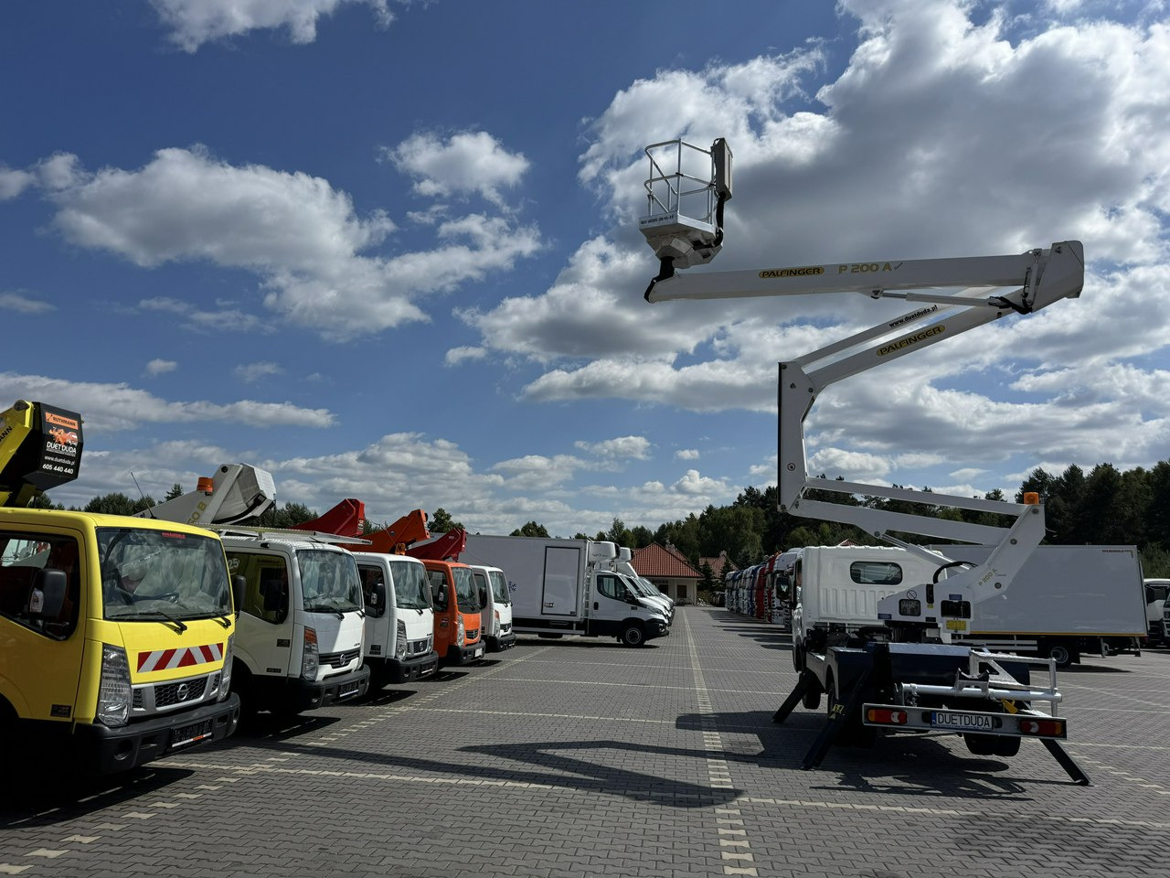 LKW mit Arbeitsbühne Nissan Cabstar: das Bild 22