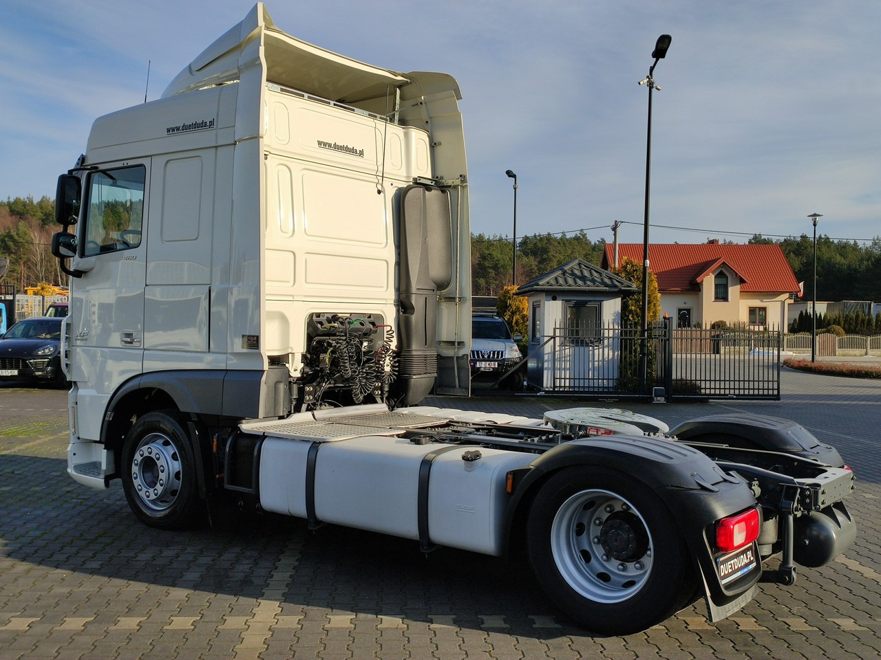 Sattelzugmaschine DAF XF 106.460 Euro 6 LowDeck Mega: das Bild 15