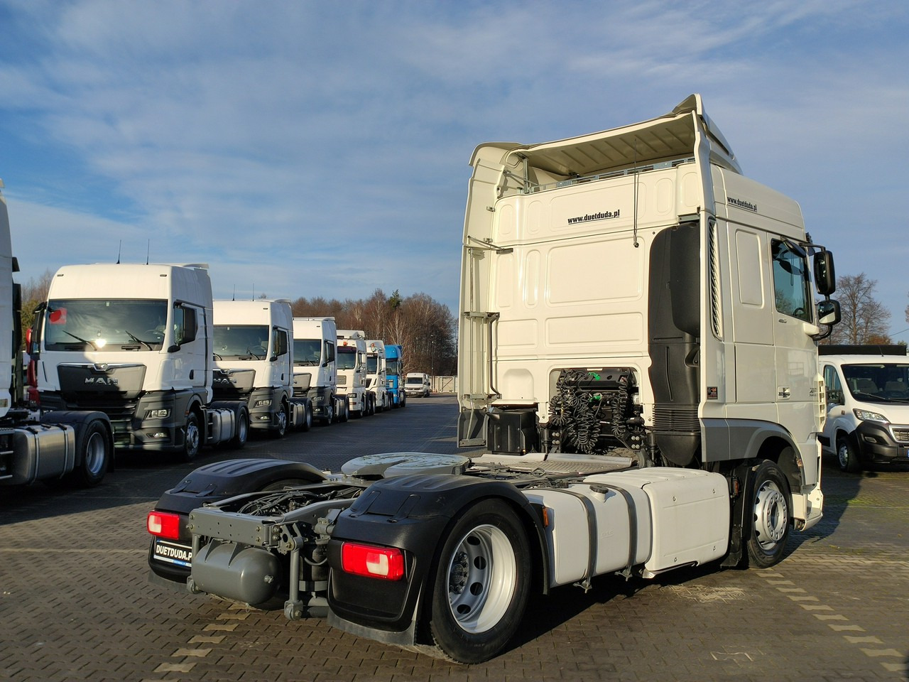 Sattelzugmaschine DAF XF 106.460 Euro 6 LowDeck Mega: das Bild 10