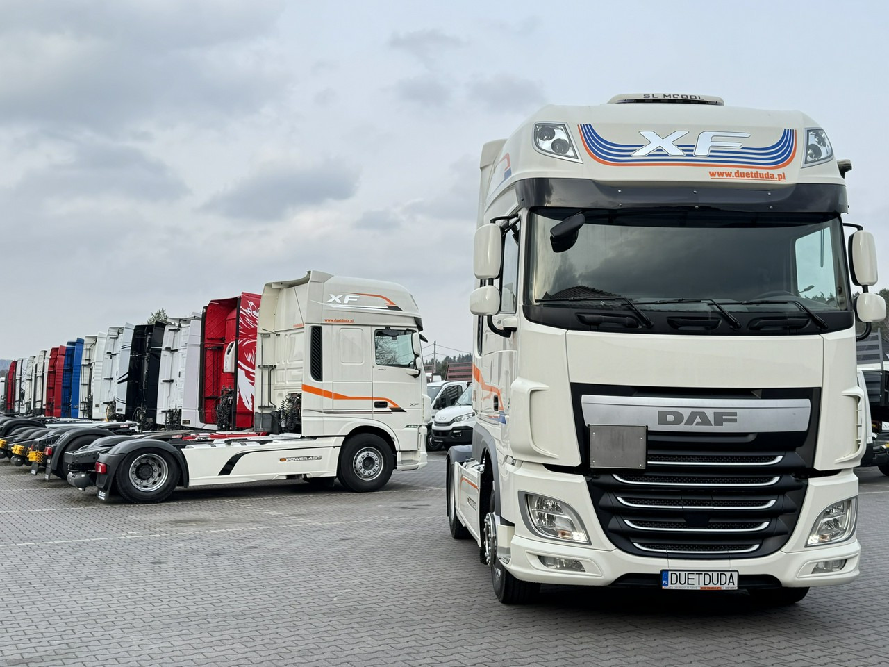 DAF XF 460 SSC E6 Standard Klima Postojowa - Sattelzugmaschine: das Bild 4 DAF XF 460 SSC E6 Standard Klima Postojowa - Sattelzugmaschine: das Bild 4