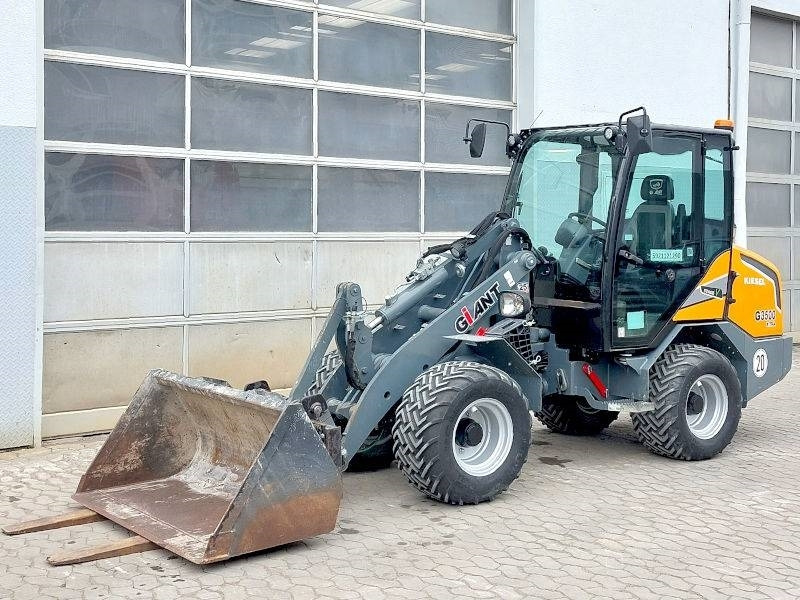 Giant G 3500 X-Tra - Kompaktlader: das Bild 2 Giant G 3500 X-Tra - Kompaktlader: das Bild 2