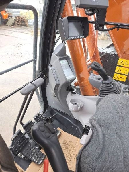 Kettenbagger Hitachi ZX 135 US-6 Teledipper: das Bild 11