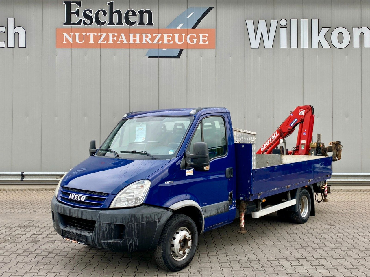 Iveco 65 C18 | Ferrari F541R A4 Kran*FUNK*3x Sitze*AHK Iveco 65 C18 | Ferrari F541R A4 Kran*FUNK*3x Sitze*AHK - Pritsche Transporter: das Bild 1 Iveco 65 C18 | Ferrari F541R A4 Kran*FUNK*3x Sitze*AHK Iveco 65 C18 | Ferrari F541R A4 Kran*FUNK*3x Sitze*AHK - Pritsche Transporter: das Bild 1