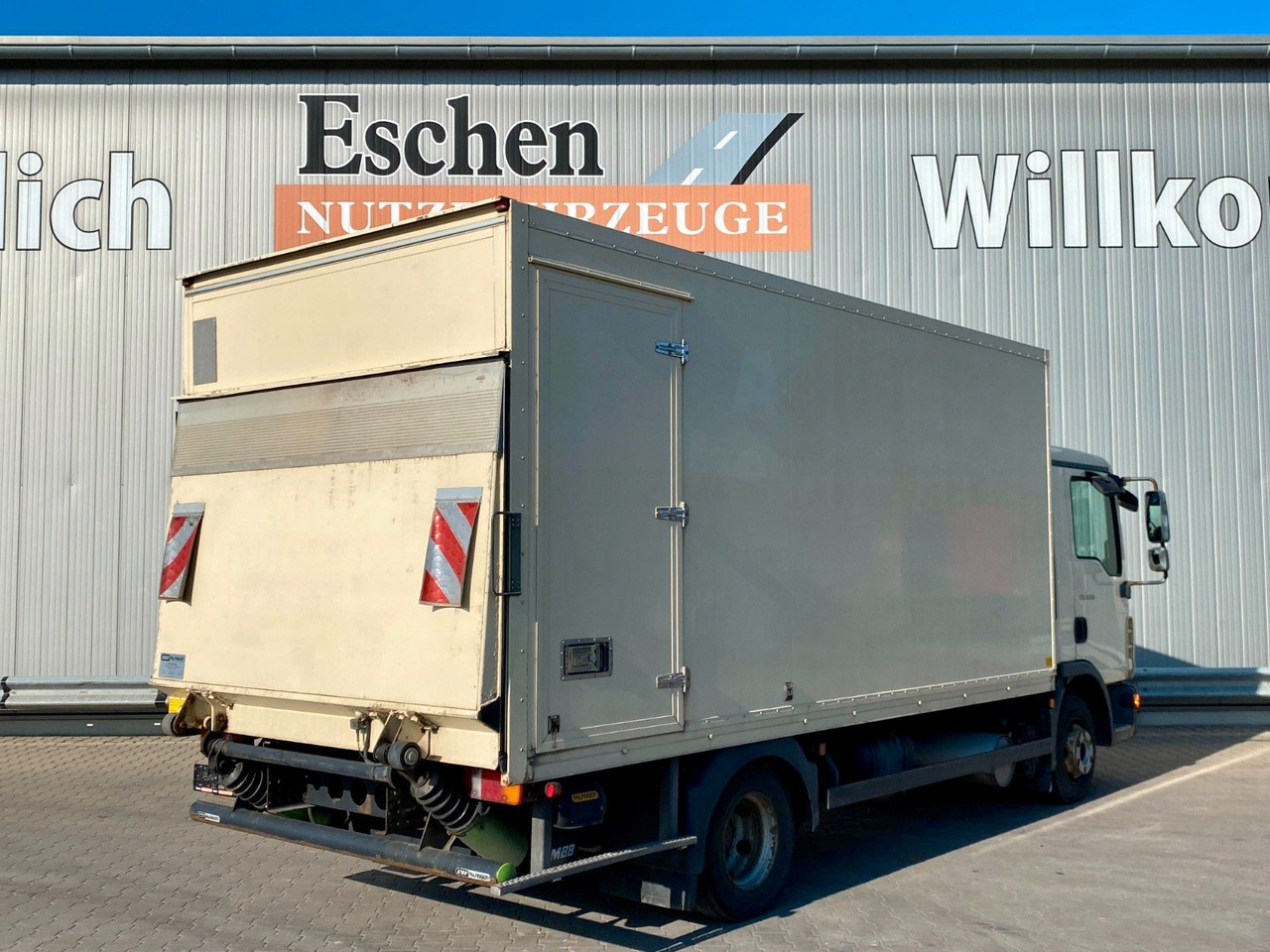 MAN TGL 8.150 Blatt/Blatt*5,5mKoffer*LBW*Seitentür MAN TGL 8.150 Blatt/Blatt*5,5mKoffer*LBW*Seitentür - Koffer LKW: das Bild 5 MAN TGL 8.150 Blatt/Blatt*5,5mKoffer*LBW*Seitentür MAN TGL 8.150 Blatt/Blatt*5,5mKoffer*LBW*Seitentür - Koffer LKW: das Bild 5